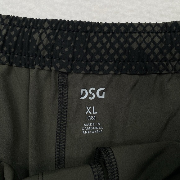 DSG Boys Adventure Athletic Shorts Youth Size XL Black Digi Camo Cargo Pocket - Picture 6 of 10
